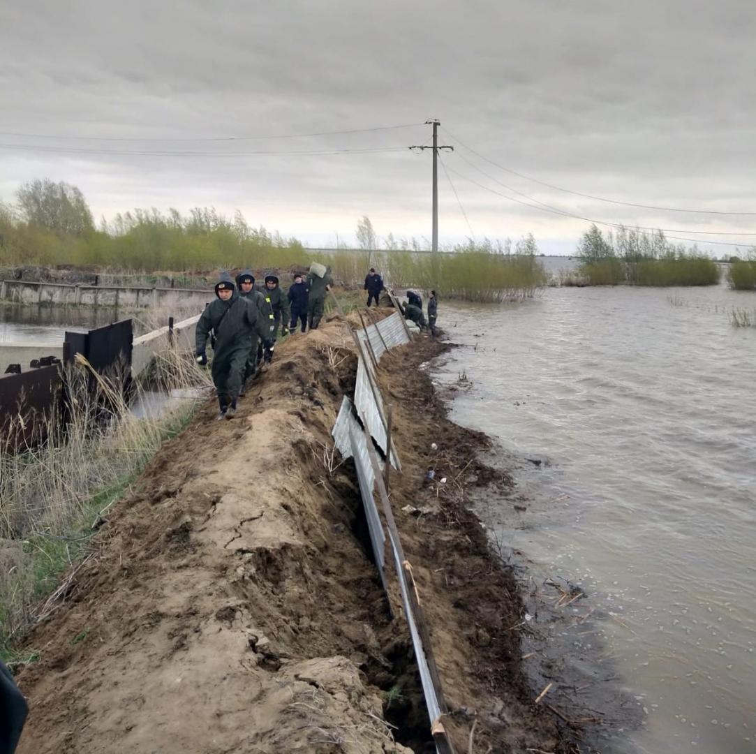 Противопаводковые мероприятия в поселке Кенжеколь Павлодарской области