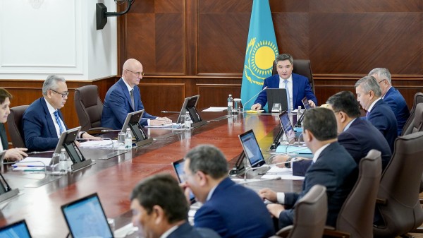 Олжас Бектенов поручил до конца недели завершить оценку ущерба пострадавшим от паводков