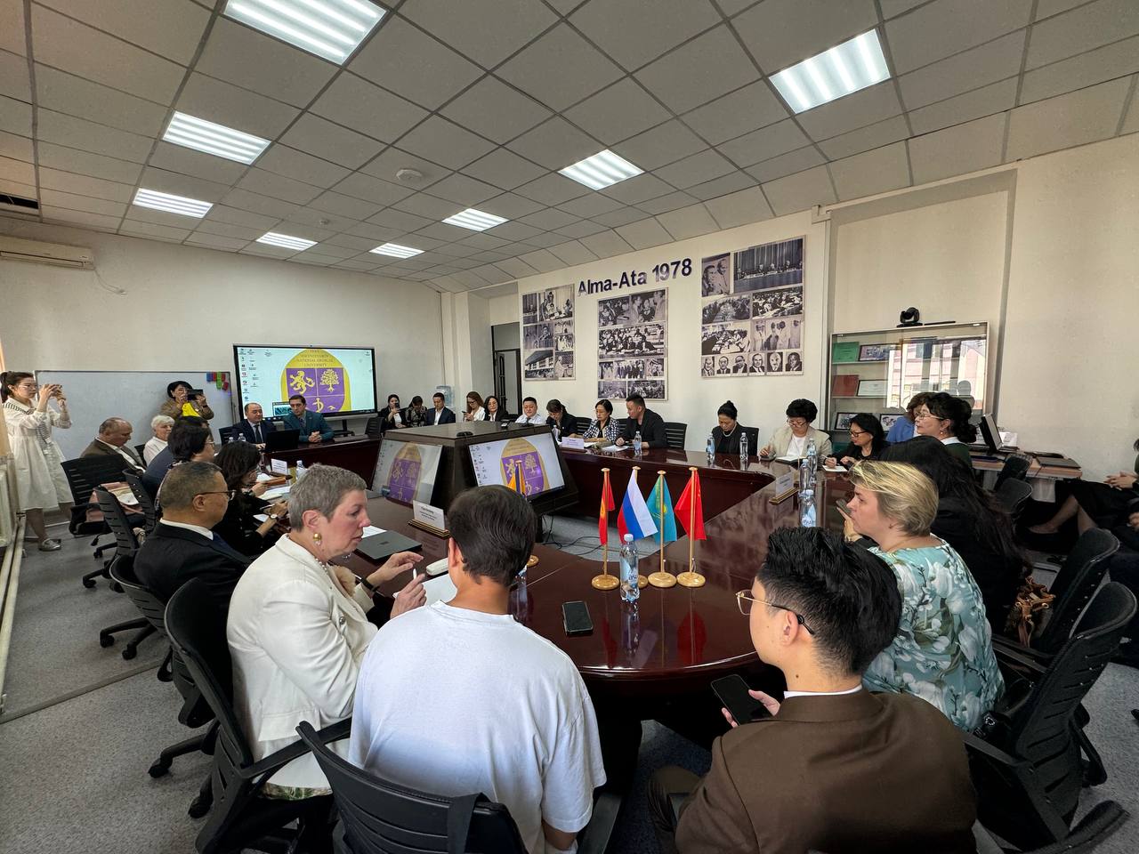 Дипломаты первой помощи