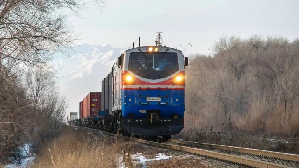 Поставки грузов из Казахстана в Китай по железной дороге увеличились на 21%