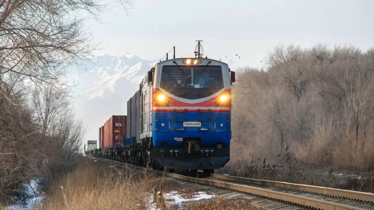 Поставки грузов из Казахстана в Китай по железной дороге увеличились на 21%
