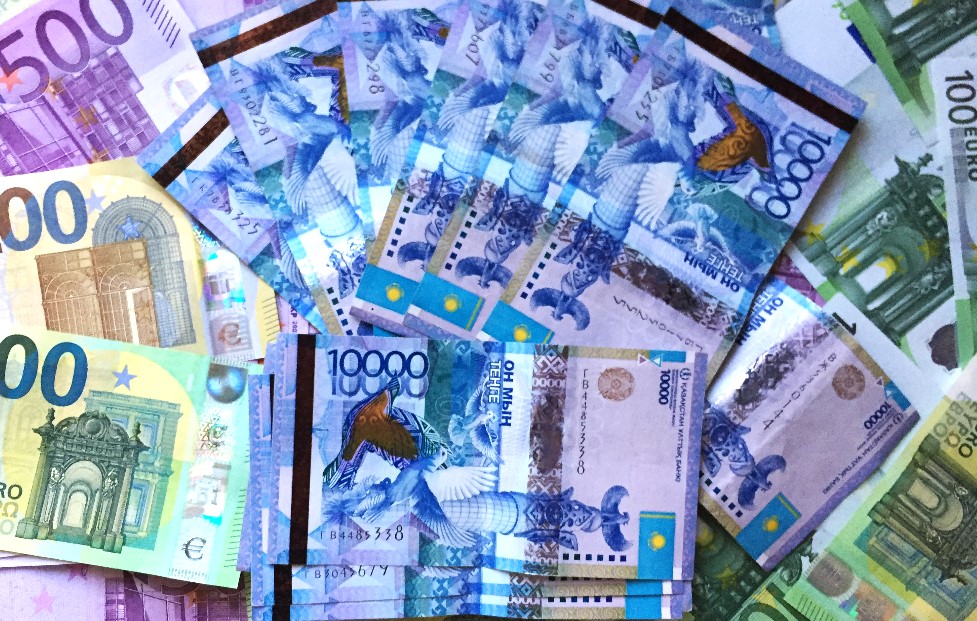 Рынок валют: почему курс тенге остается устойчивым