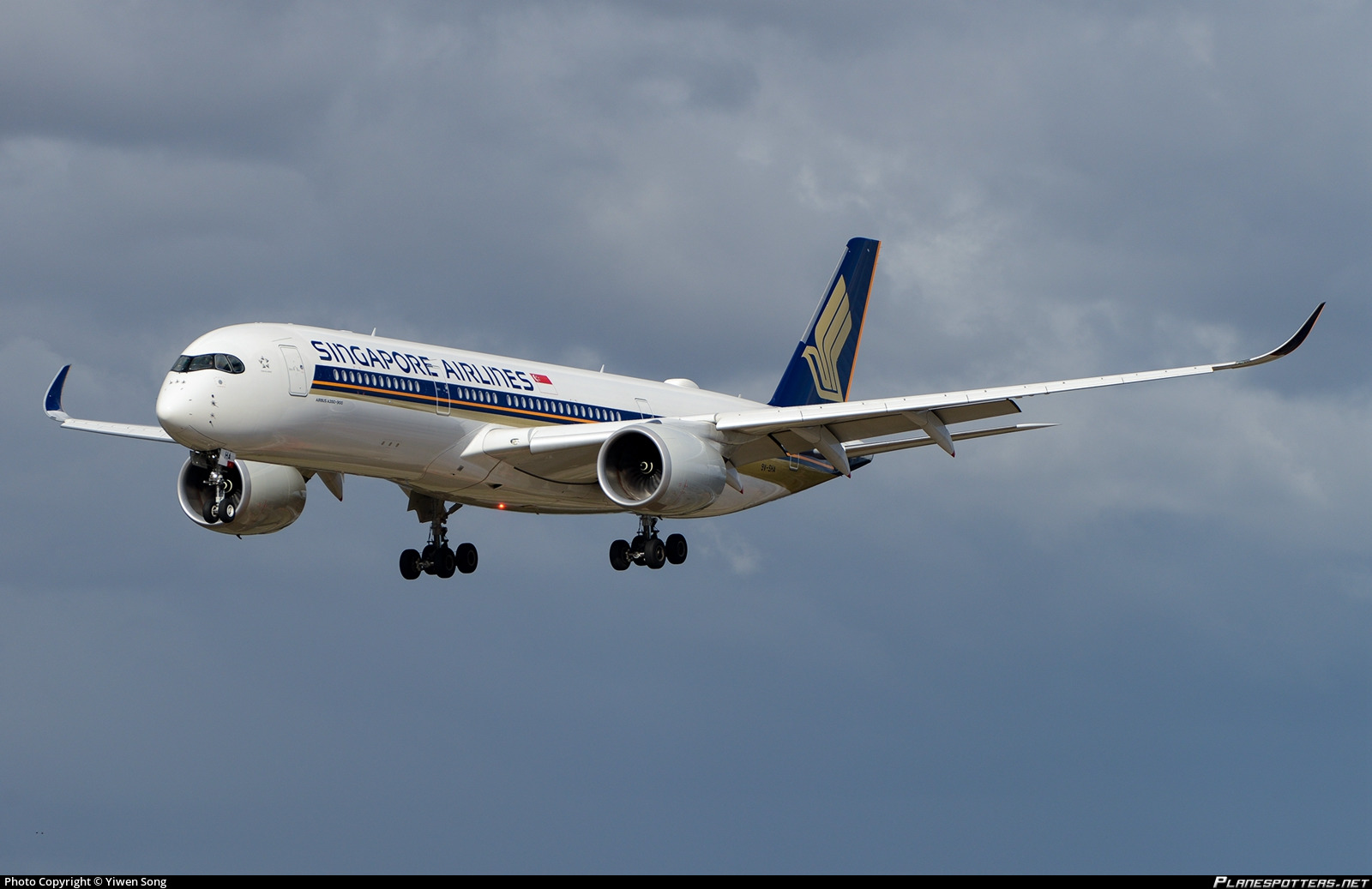 Singapore Airlines попал в турбулентность: 1 погибший, более 30 пострадавших