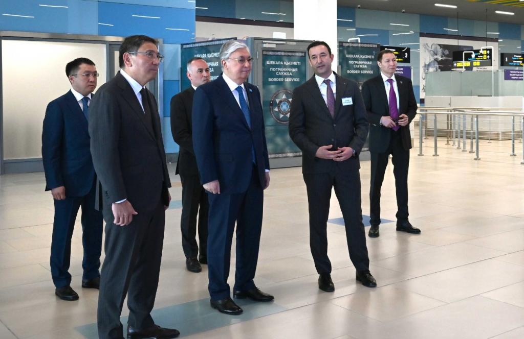 Токаев оценил готовность нового терминала в Алматы