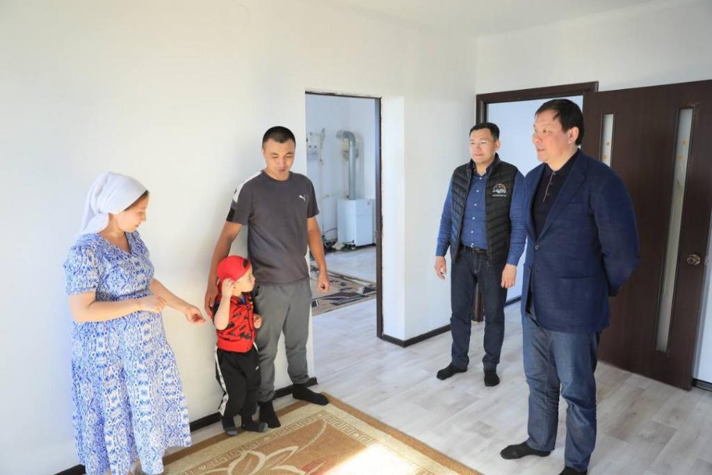 В Актюбинской области пострадавшие от паводков переезжают в новые дома
