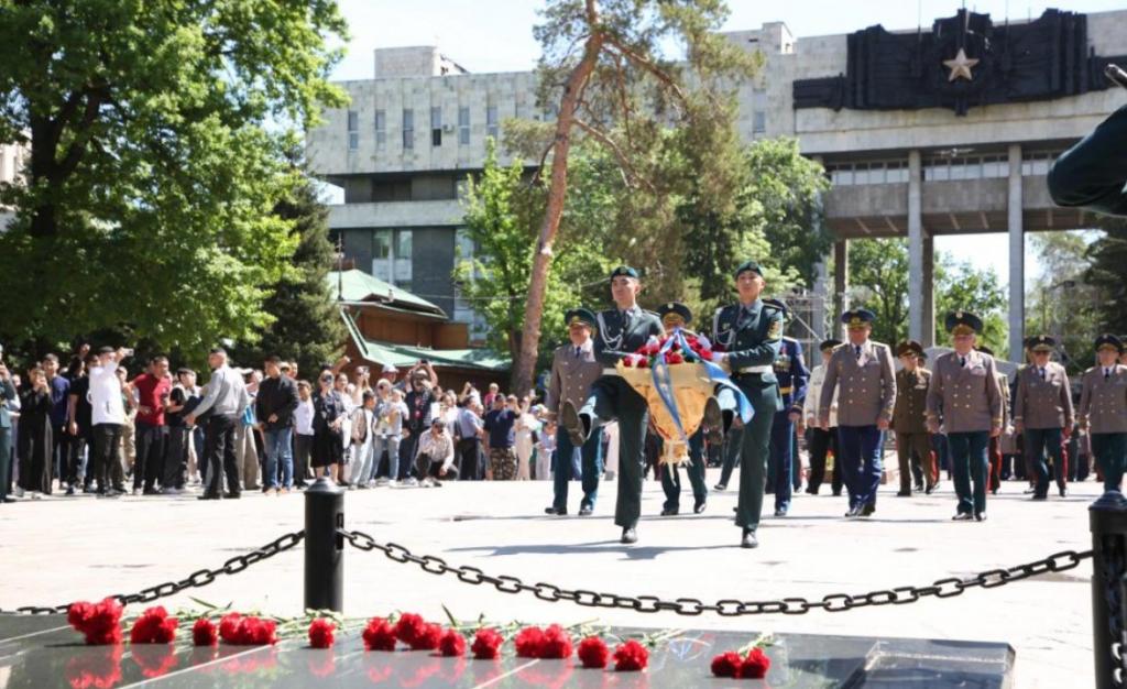 В Алматы почтили память первого министра обороны Казахстана