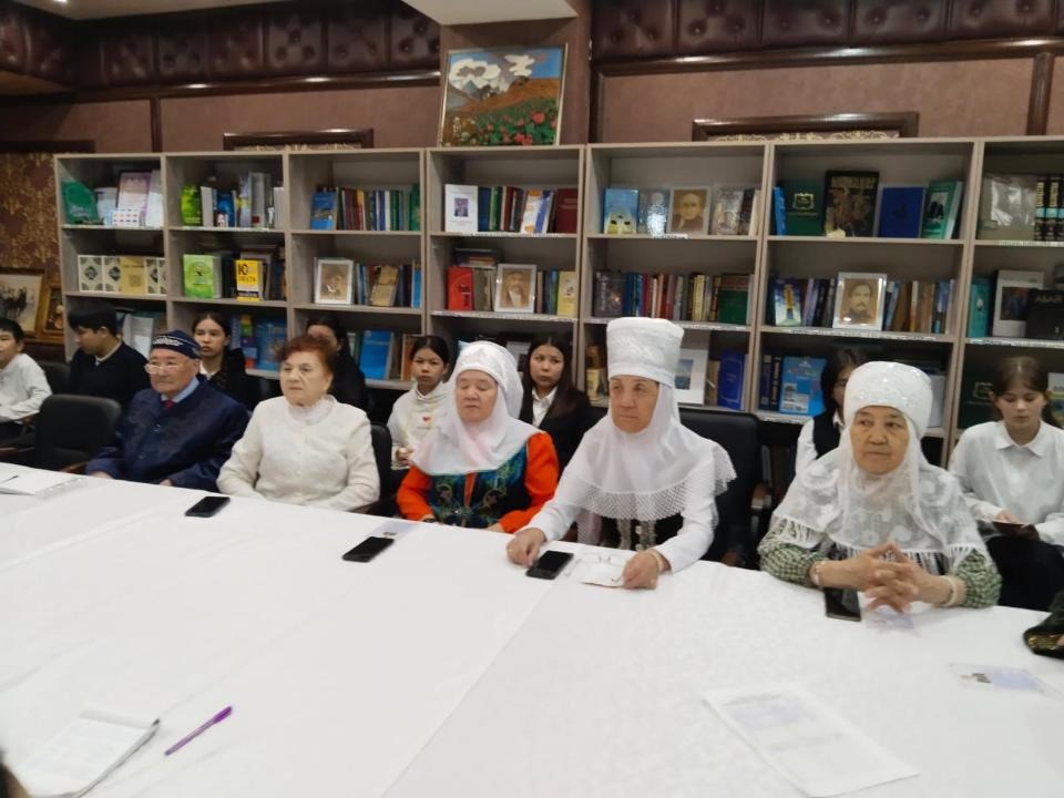 В Астане прошла встреча с ветеранами войны и тыла