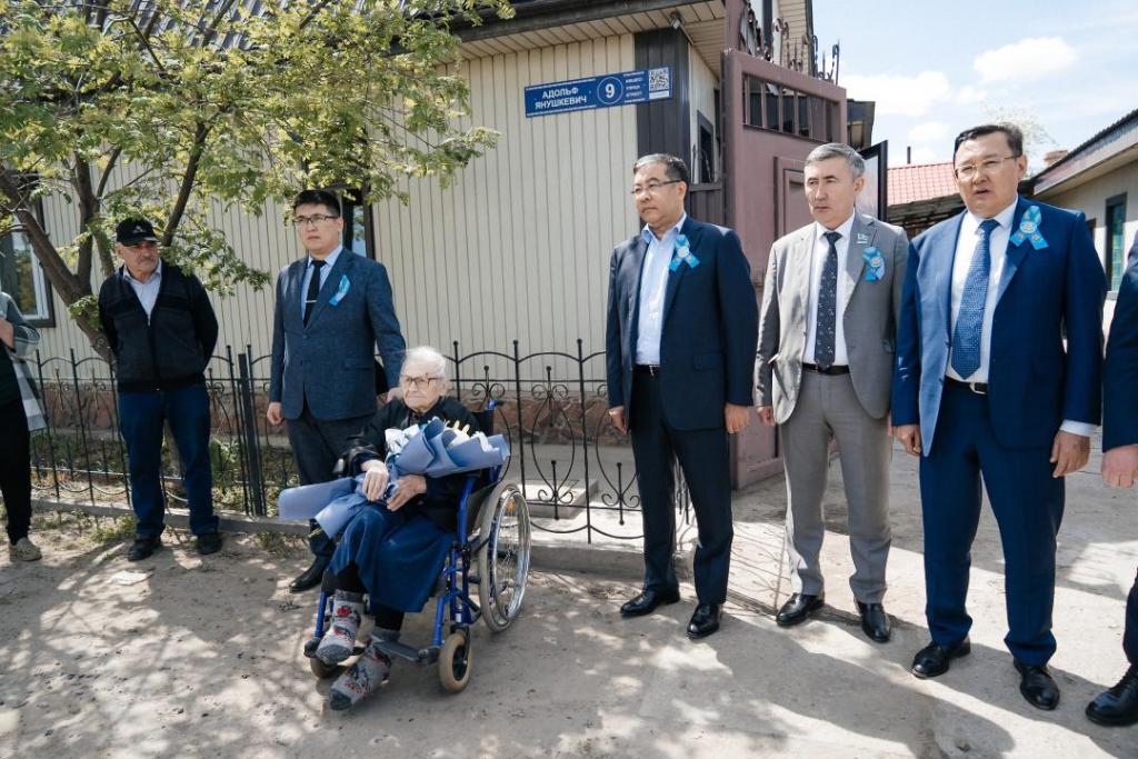 В области Абай выразили благодарность ветеранам ВОВ