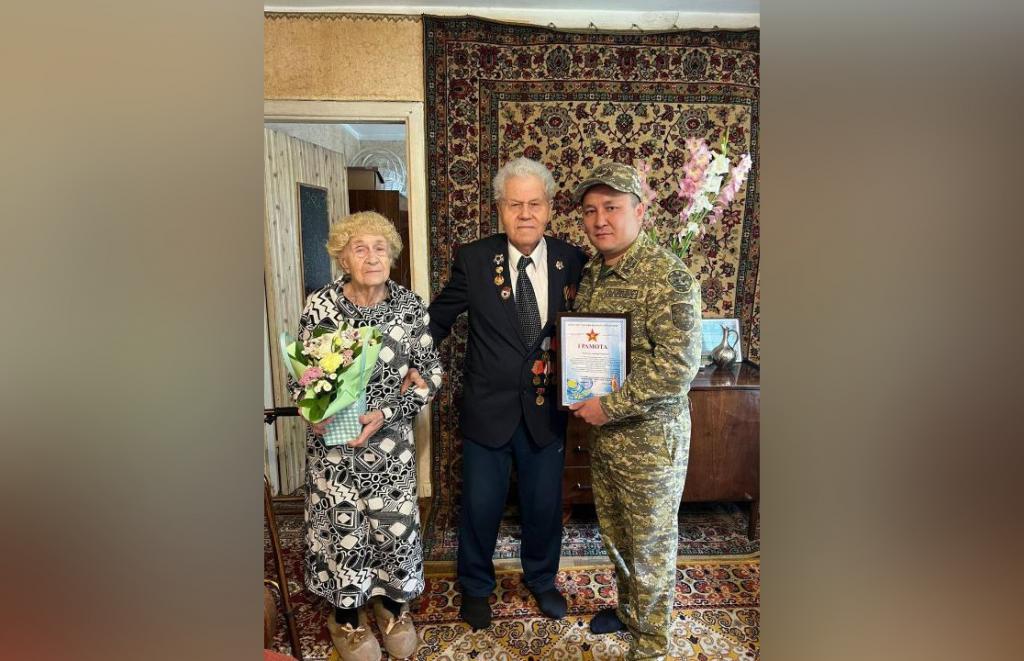 Ветерану войны Александру Журавлеву исполнилось 99 лет