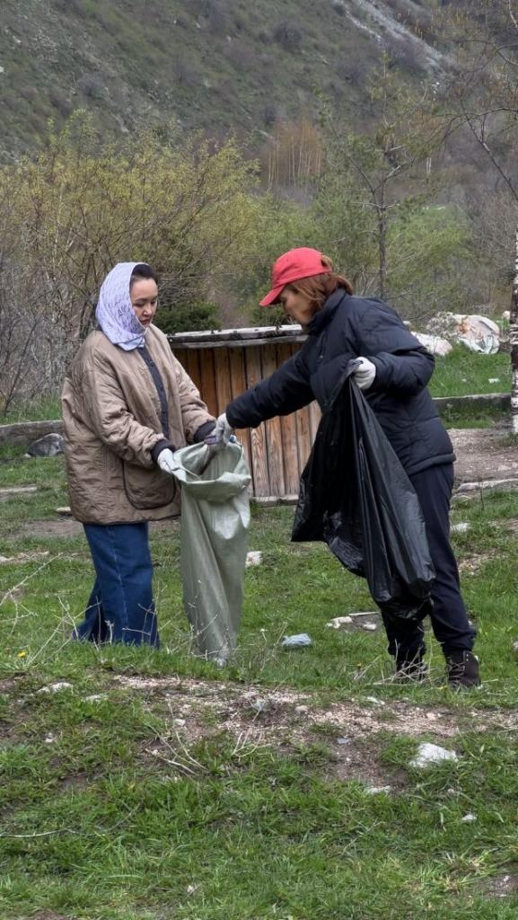 В Алматы прошла эко-акция «Чистые горы: собери мусор получи бесплатный обед»