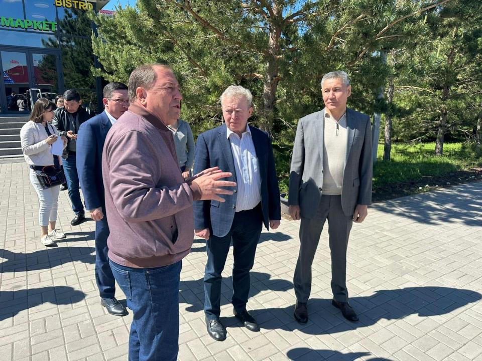 Еврокомиссар ЕС посетил агрофирму в Акмолинской области