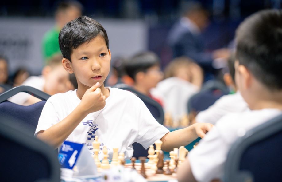 8-летний казахстанец стал чемпионом Азии по шахматам