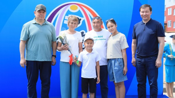 Темпы строительства жилья и выкупа квартир для пострадавших от паводков проверил Канат Бозумбаев в Актюбинской области