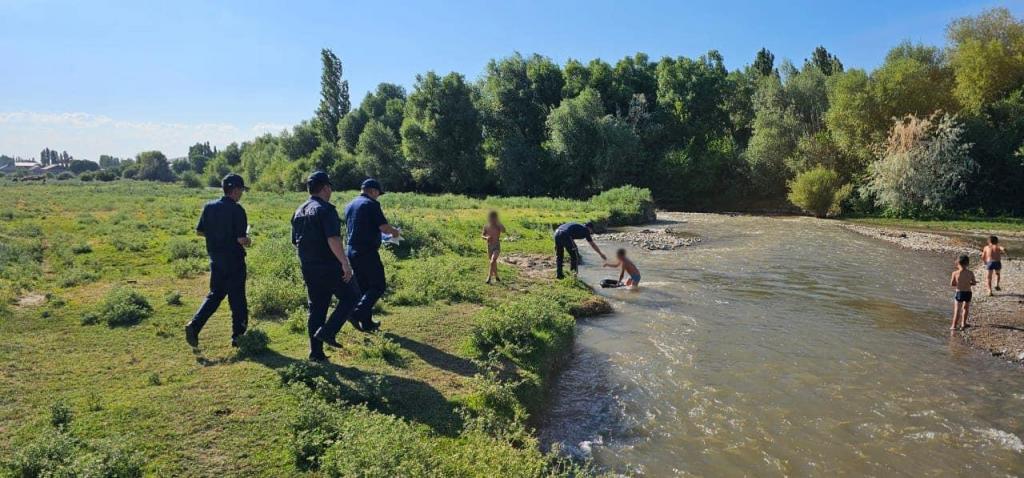 Купальный сезон: спасатели  Туркестанской области вытащили из воды троих