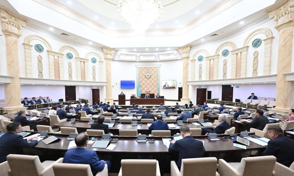 Акт гуманизма в честь новой Конституции: Сенат одобрил закон