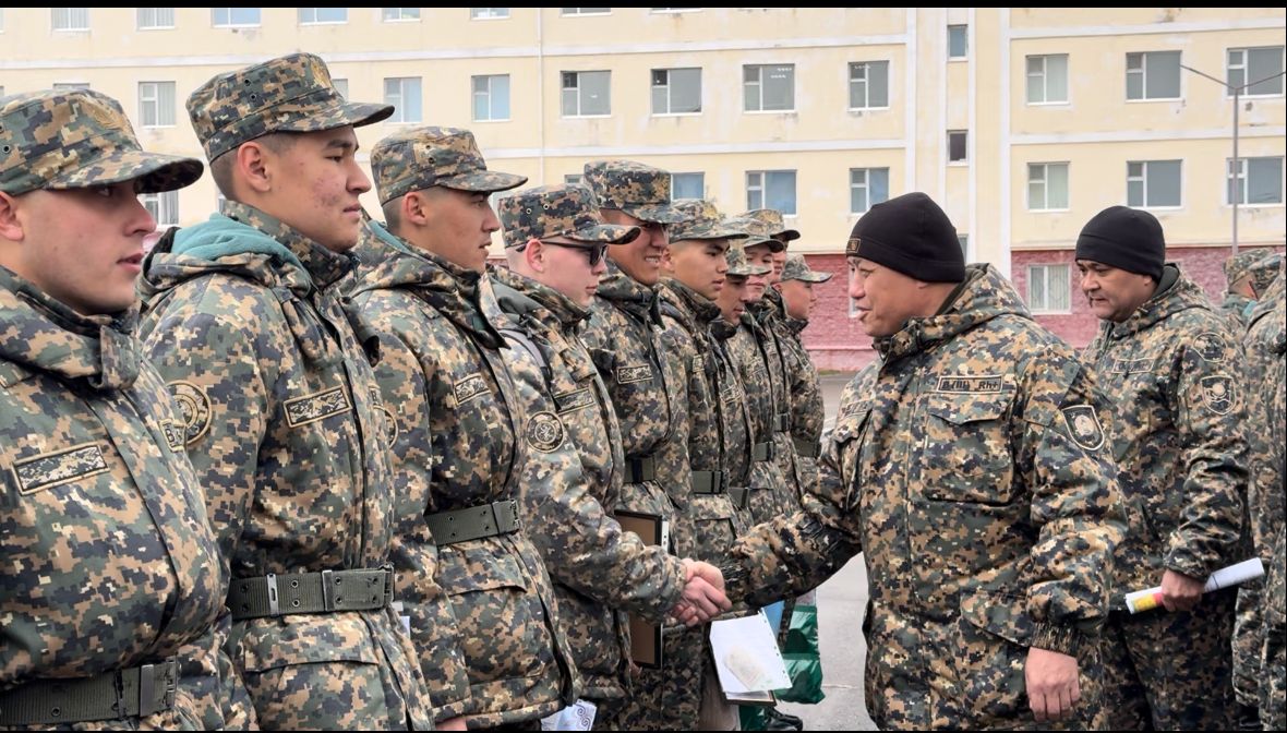 Столичные гвардейцы отправились домой