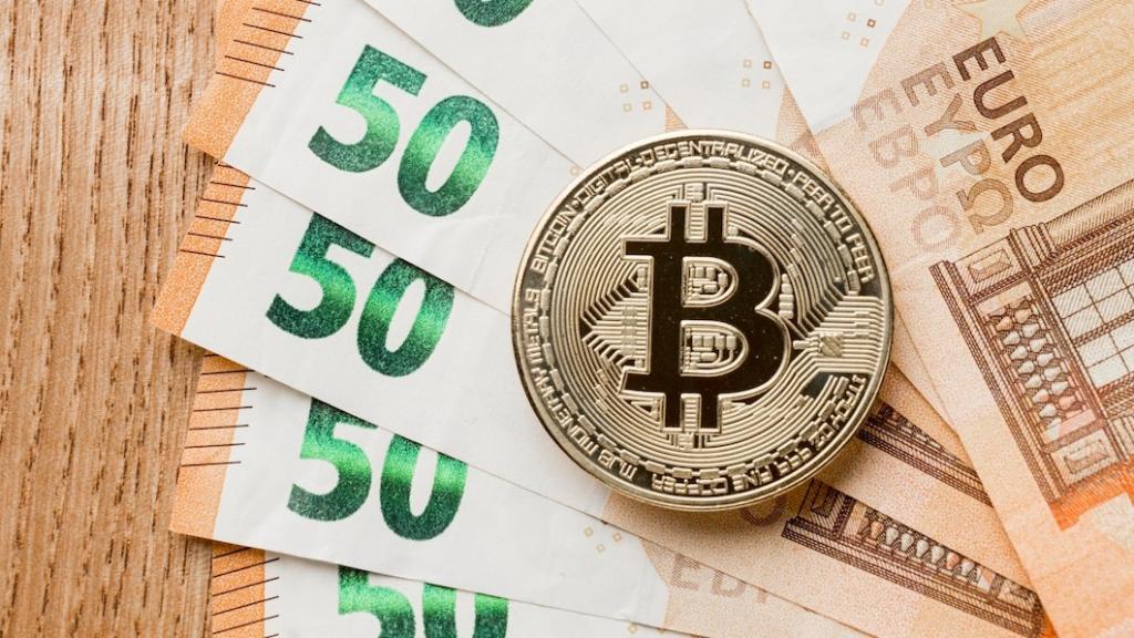 Влияние макроэкономических данных на BTC