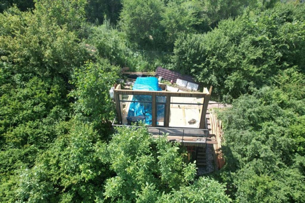 Сразу три незаконных объекта снесли в предгорье Алматы