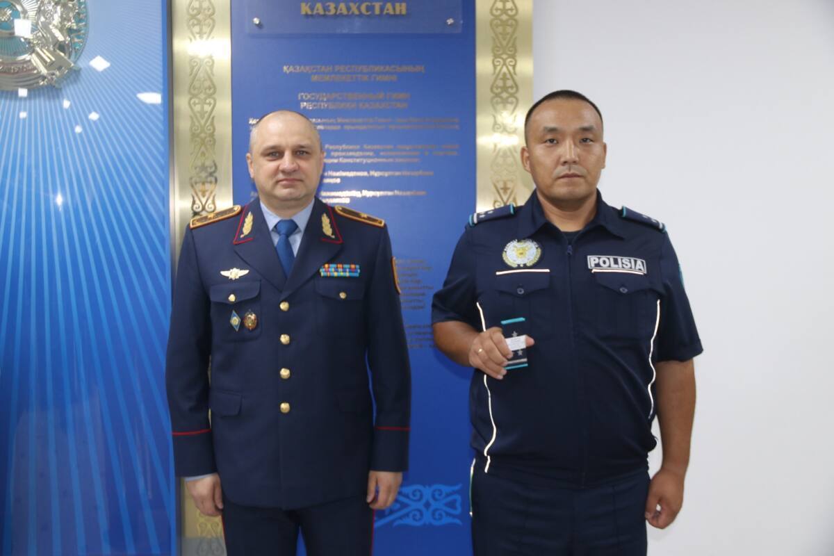 Отличившихся сотрудников полиции поощрили в павлодарском полицейском ведомстве