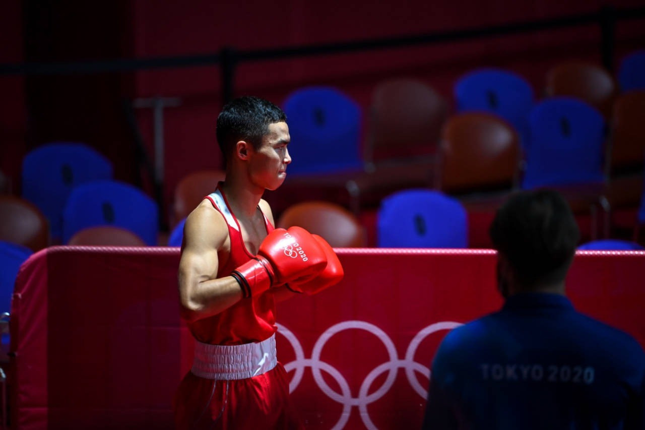Сакен Бибосынов одержал победу над чемпионом Европы и пробился в четвертьфинал Олимпиады