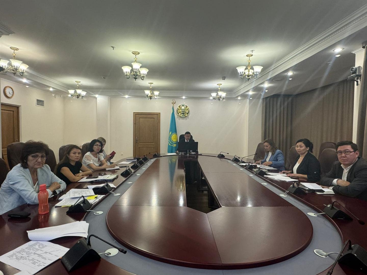 ПЛАН ВНЕДРЕНИЯ СТРАХОВАНИЯ  ПРОФЕССИОНАЛЬНОЙ ОТВЕТСТВЕННОСТИ МЕДРАБОТНИКОВ ОБСУДИЛИ  В МИНЗДРАВЕ