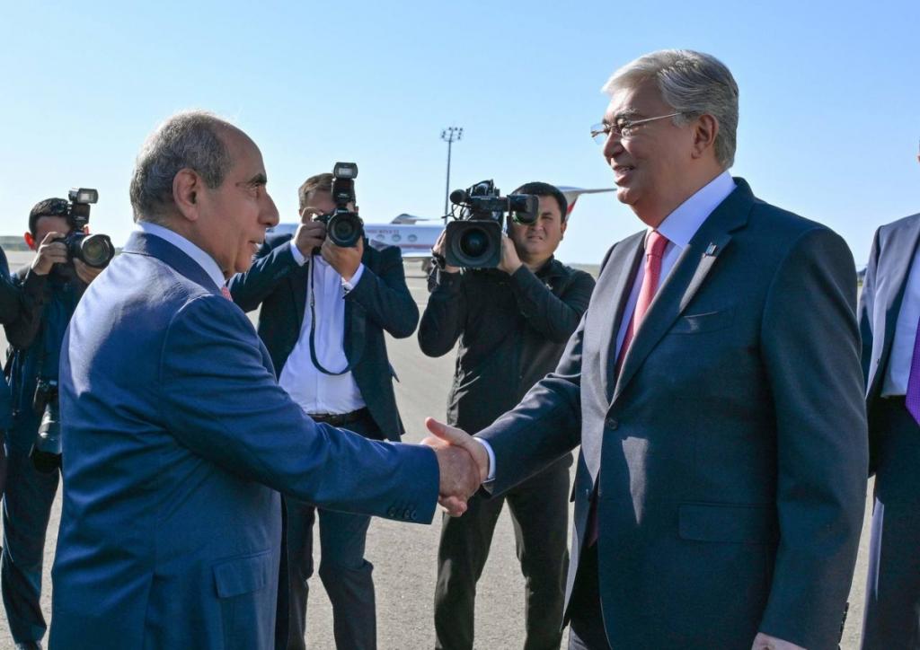 Президент Касым-Жомарт Токаев прибыл с рабочим визитом в Азербайджан для участия в неформальном саммите Организации тюркских государств