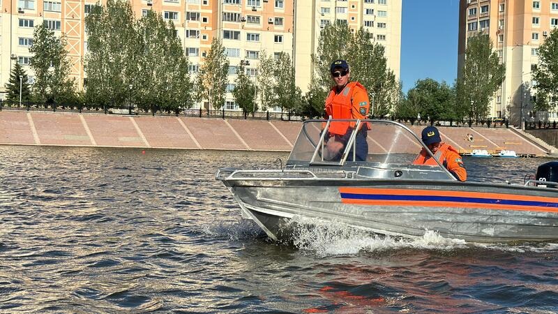 Безопасность детей на воде: столичные спасатели провели рейды на Есиле