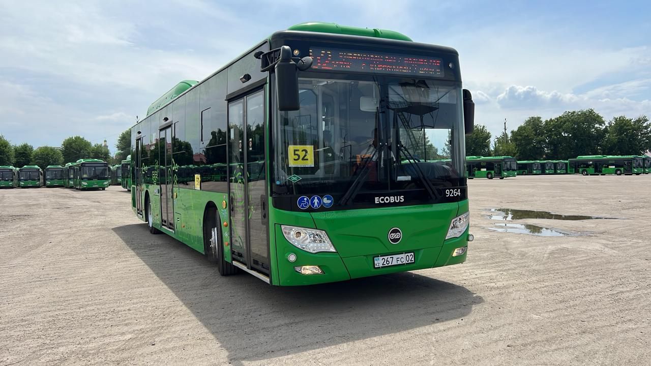 В Алматы обновлены автобусы еще на двух маршрутах