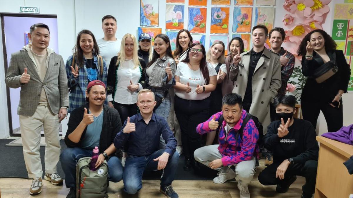 «Батыл бол!» Как инженер Алексей Скалозубов несет казахский язык в массы