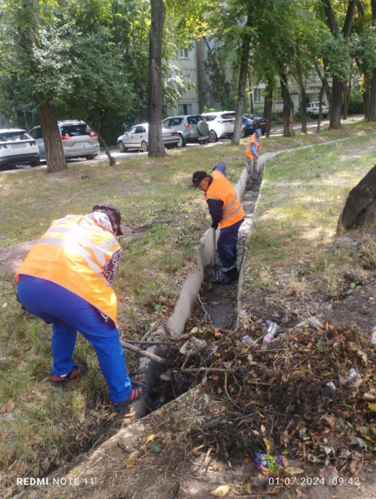 465 единиц спецтехники задействуют во время дождя в Алматы