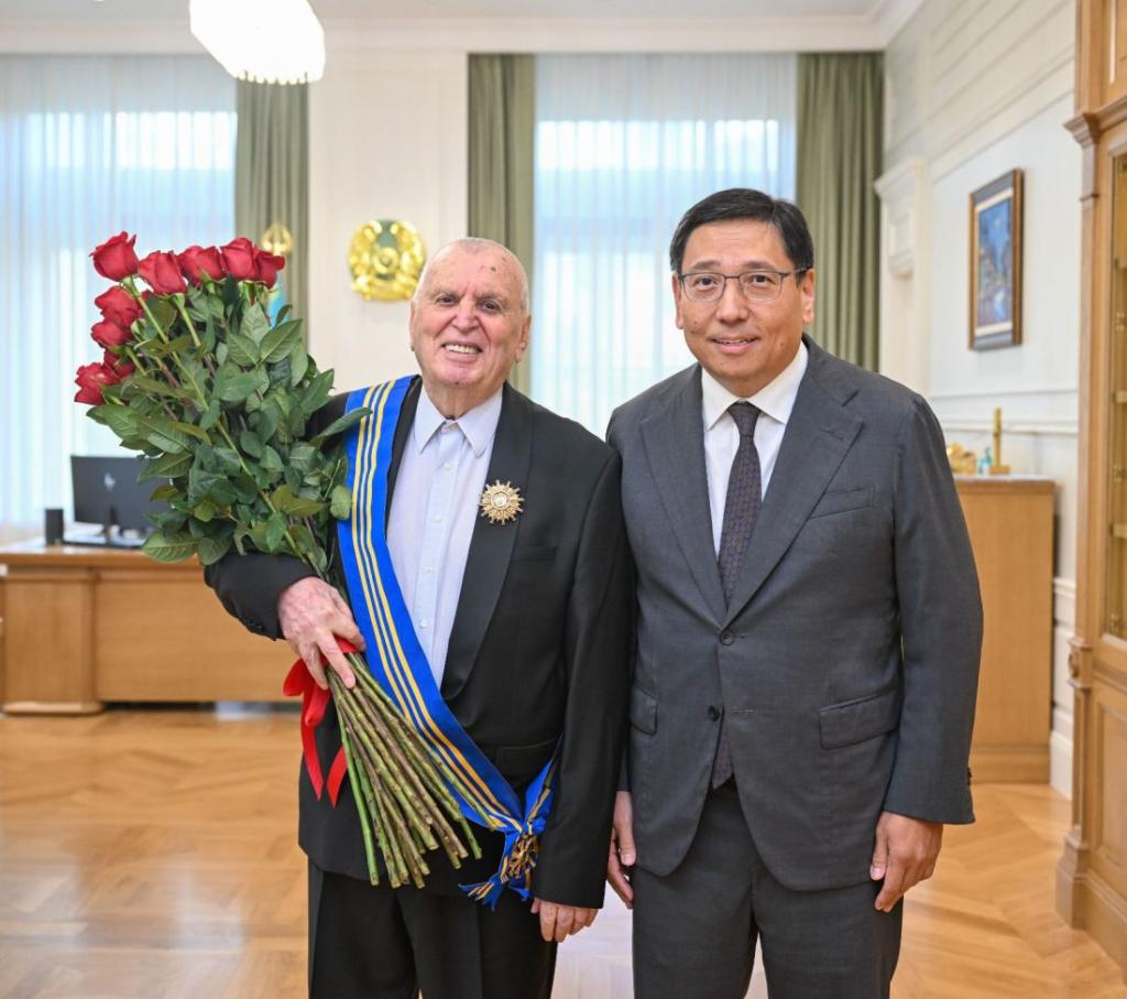 Лаки Кесоглу награжден орденом «Барыс» I степени