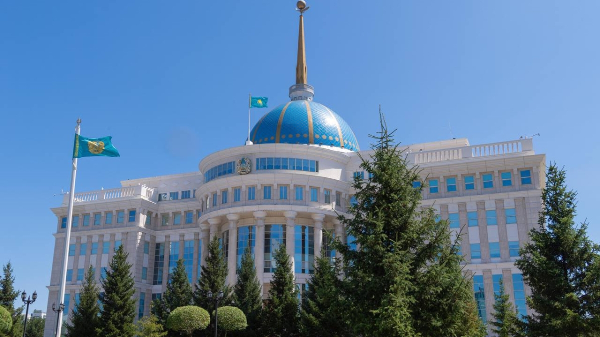 Глава государства поздравил победителей Международной химической олимпиады