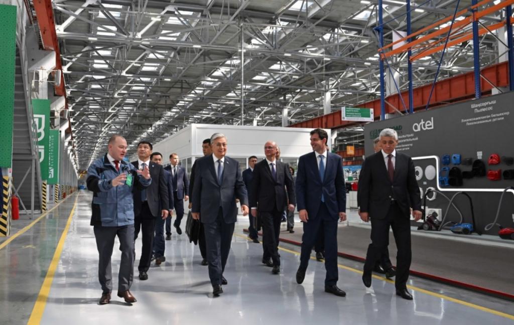 Глава государства ознакомился с производством бытовой техники