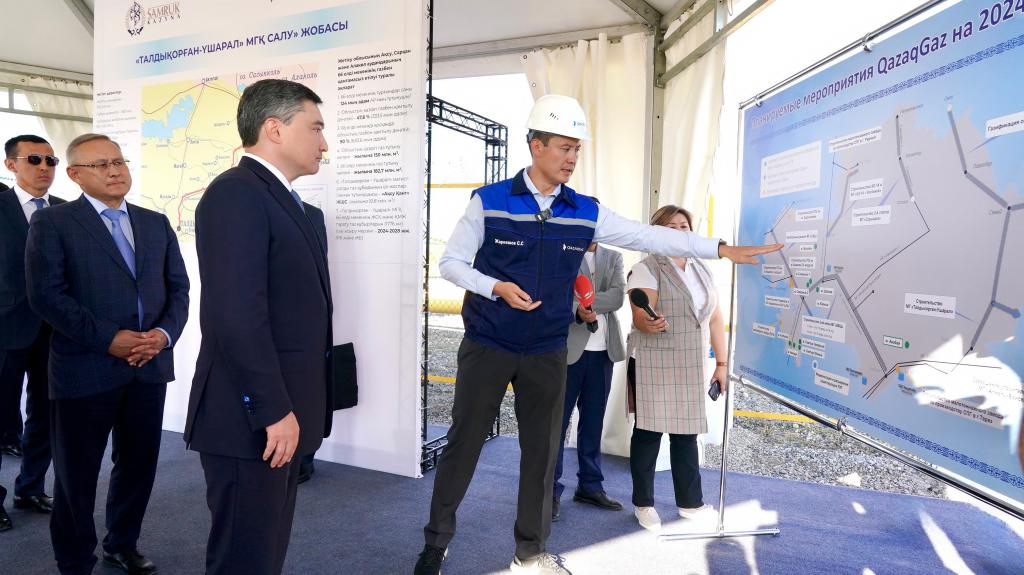 Олжас Бектенов ознакомился с ходом строительства газопровода «Талдыкорган-Ушарал» 
