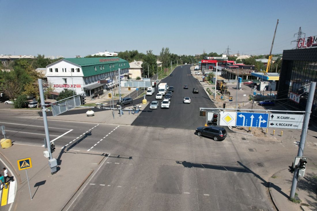 В Алматы за выходные отремонтировали несколько магистральных улиц
