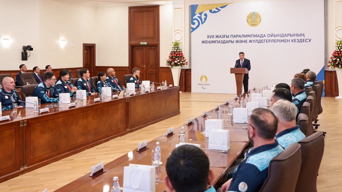 Премьер-Министр от имени Президента вручил государственные награды призерам Паралимпиады и тренерам