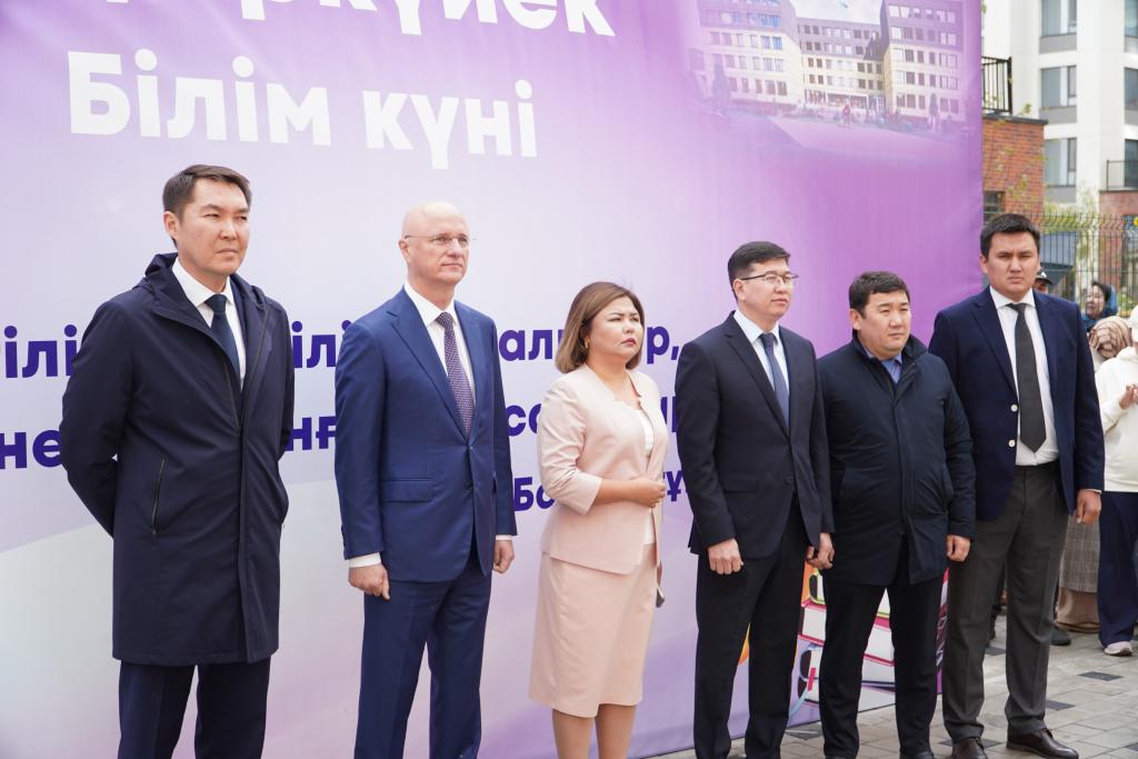 Первый заместитель Премьер-Министра Р. Скляр принял участие в церемонии открытия комфортной школы