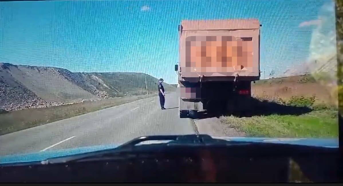 Водитель поменял номера авто и был остановлен полицией в Экибастузе