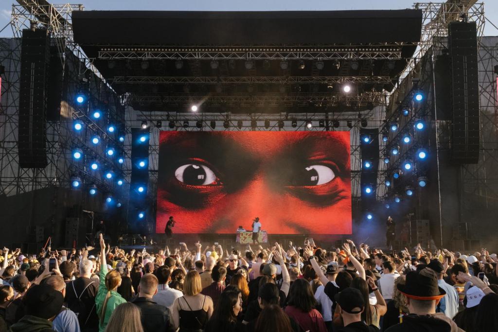 3 дня, 23 артиста, 35 000 зрителей: в Алматы прошел Yandex Park Live! Как это было — смотрите в  фоторепортаже.