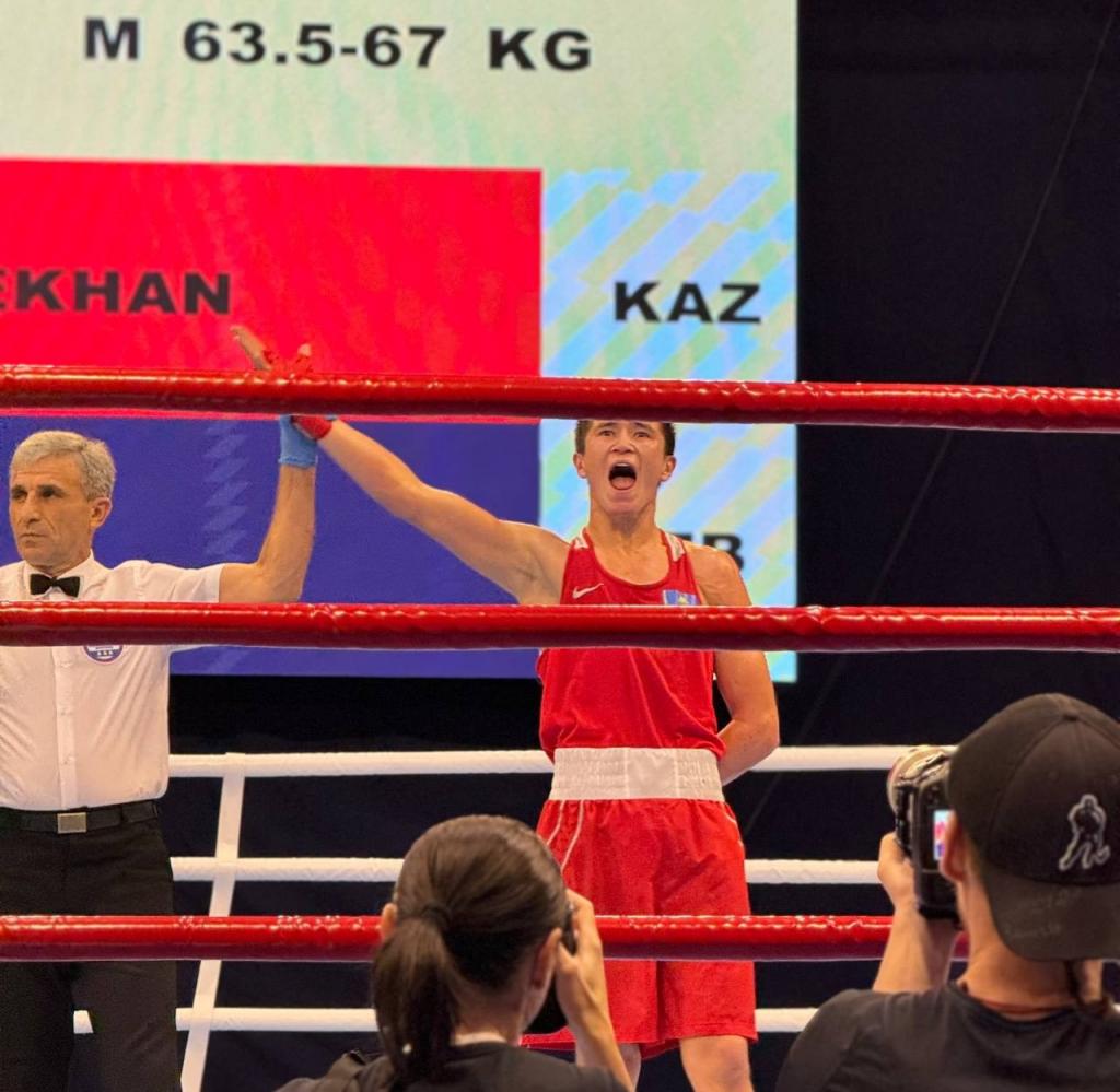 Восемь боксеров из Казахстана вышли в полуфинал молодежного чемпионата мира в Будве