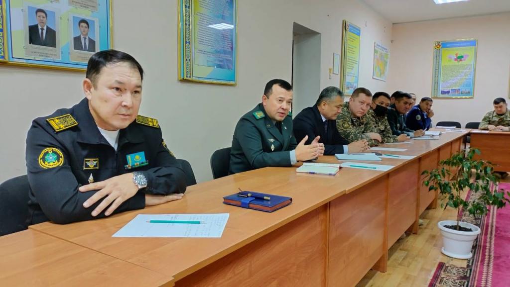 Командование Актауского гарнизона встретилось с солдатскими матерями