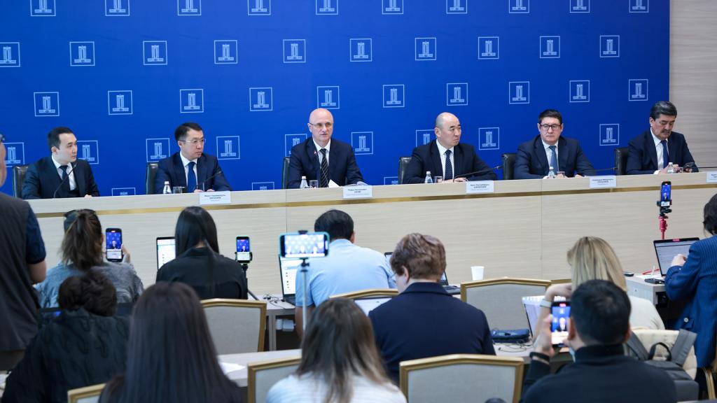 Модернизация ЖКХ, развитие промышленности и работа Инвестштаба: Роман Скляр рассказал журналистам о ходе реализации Послания Президента