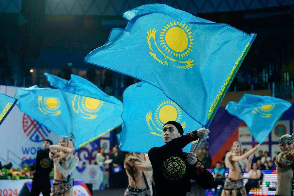 В Астане начался чемпионат мира по самбо