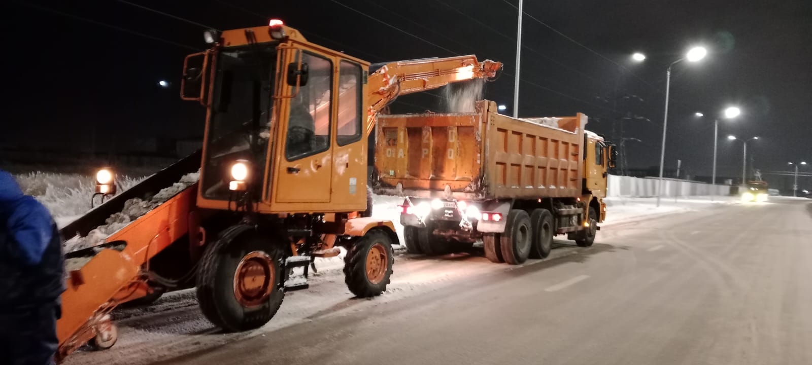 Около 1,5 тыс. единиц спецтехники задействованы в снегоуборке в Астане