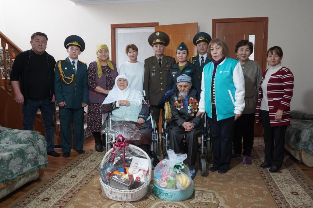 В Алматы военнослужащие Вооруженных сил поздравили  ветерана войны Баликбая Ыскака со 100-летним юбилеем
