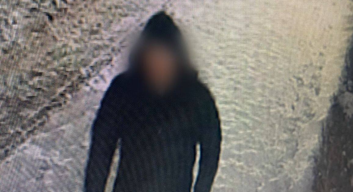 50 тысяч тенге похитил мужчина из салона чужого авто в Астане