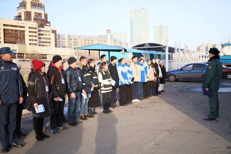 Опасный тонкий лед: столичные спасатели напомнили о правилах безопасности на водоемах зимой