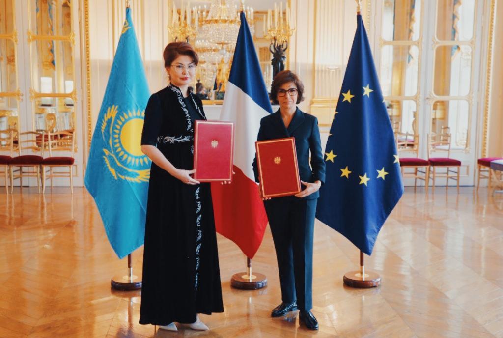 Министры культуры Казахстана и Франции подписали ряд важных соглашений о сотрудничестве в сфере культуры