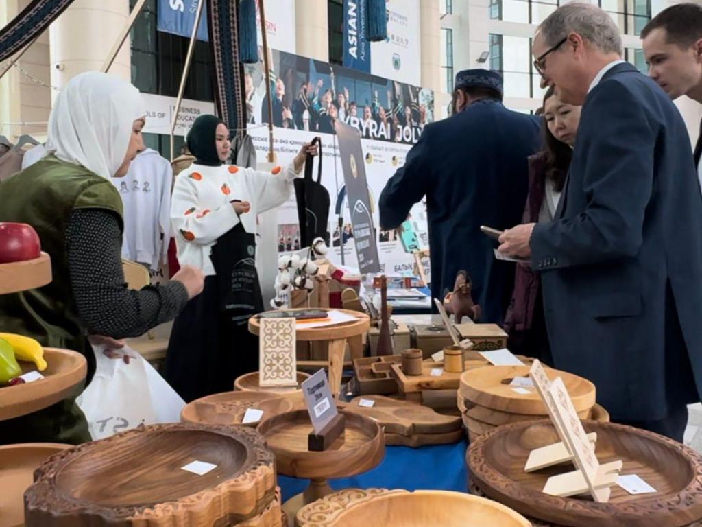 Ярмарку продукции социальных предпринимателей провели в Астане