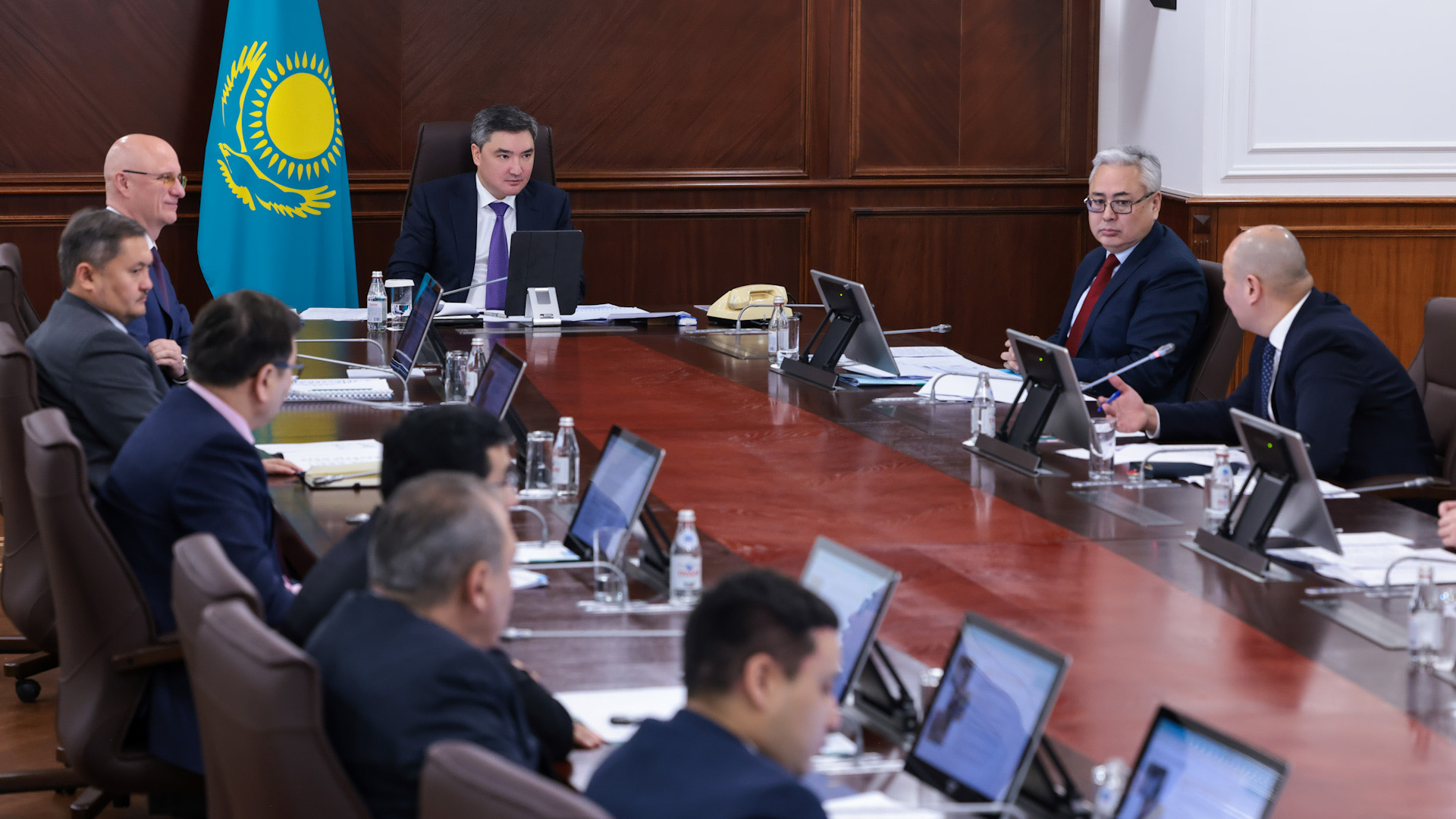 Олжас Бектенов провел совещание по развитию отрасли редких и редкоземельных металлов в рамках исполнения Послания Президента